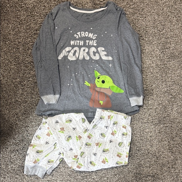 Star Wars Other - Star Wars baby yoda the child women’s small Pajamas - Gray and White